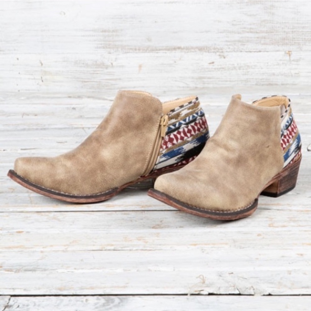 • [NIB] Roper Embroidered Booties • - Picture 10 of 14